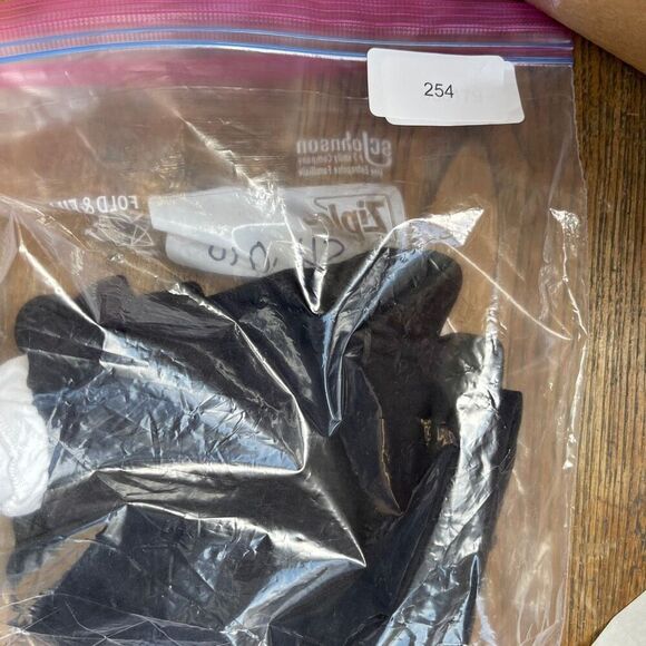 Wilfred Aritzia Black White Rosette Sleeveless Birch Deep V-Neck Bloom Top Small - Picture 8 of 8